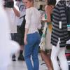 Emma-Watson-in-Jeans (31)